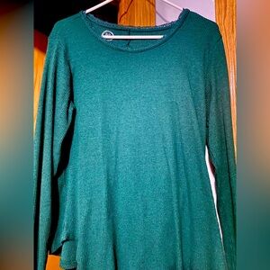 Women’s long sleeve top